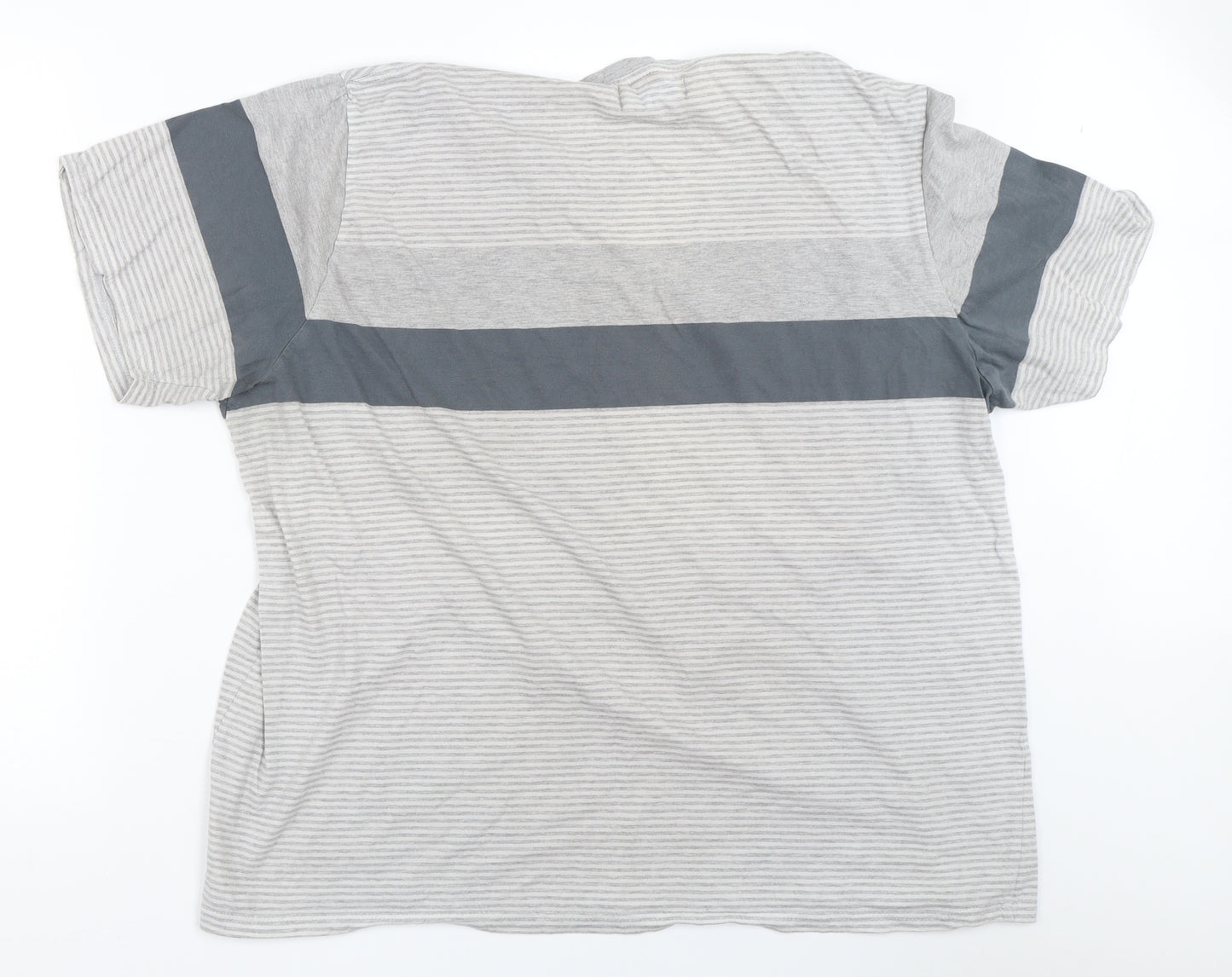 Maine New England Mens Grey Striped   T-Shirt Size 2XL