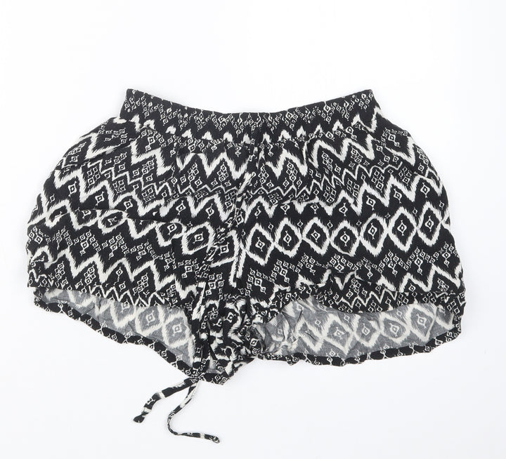 BeBop Womens Black Geometric  Bermuda Shorts Size M