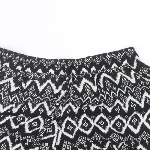 BeBop Womens Black Geometric  Bermuda Shorts Size M