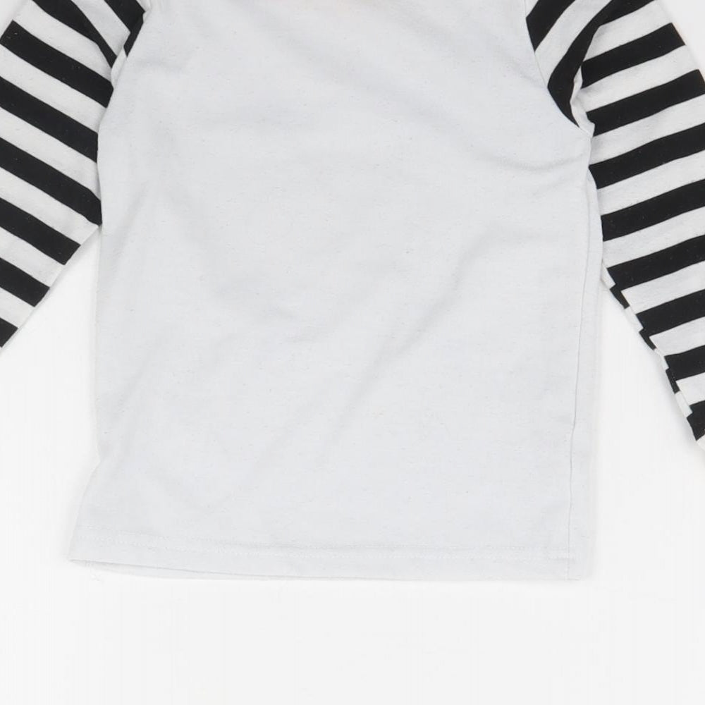 Preworn Girls White Striped  Basic T-Shirt Size 4 Years