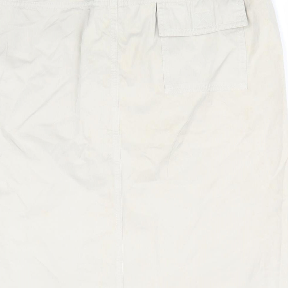 CMD Womens Green   A-Line Skirt Size 14  - Vented and buttoned Hem