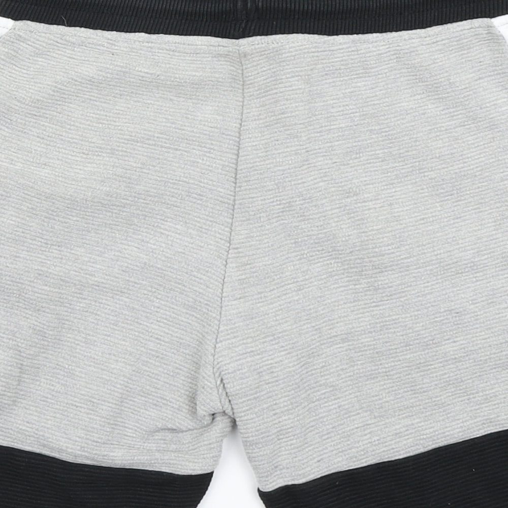 Nutmeg Boys Grey   Sweat Shorts Size 9-10 Years