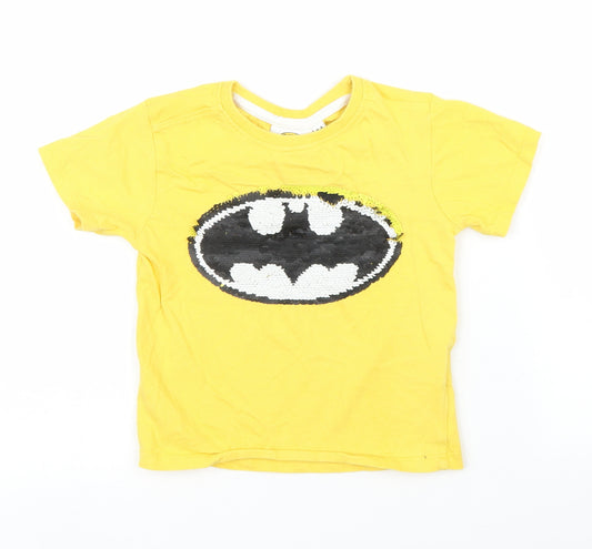 Front view of Batman boys’ yellow basic t-shirt, size 3, years