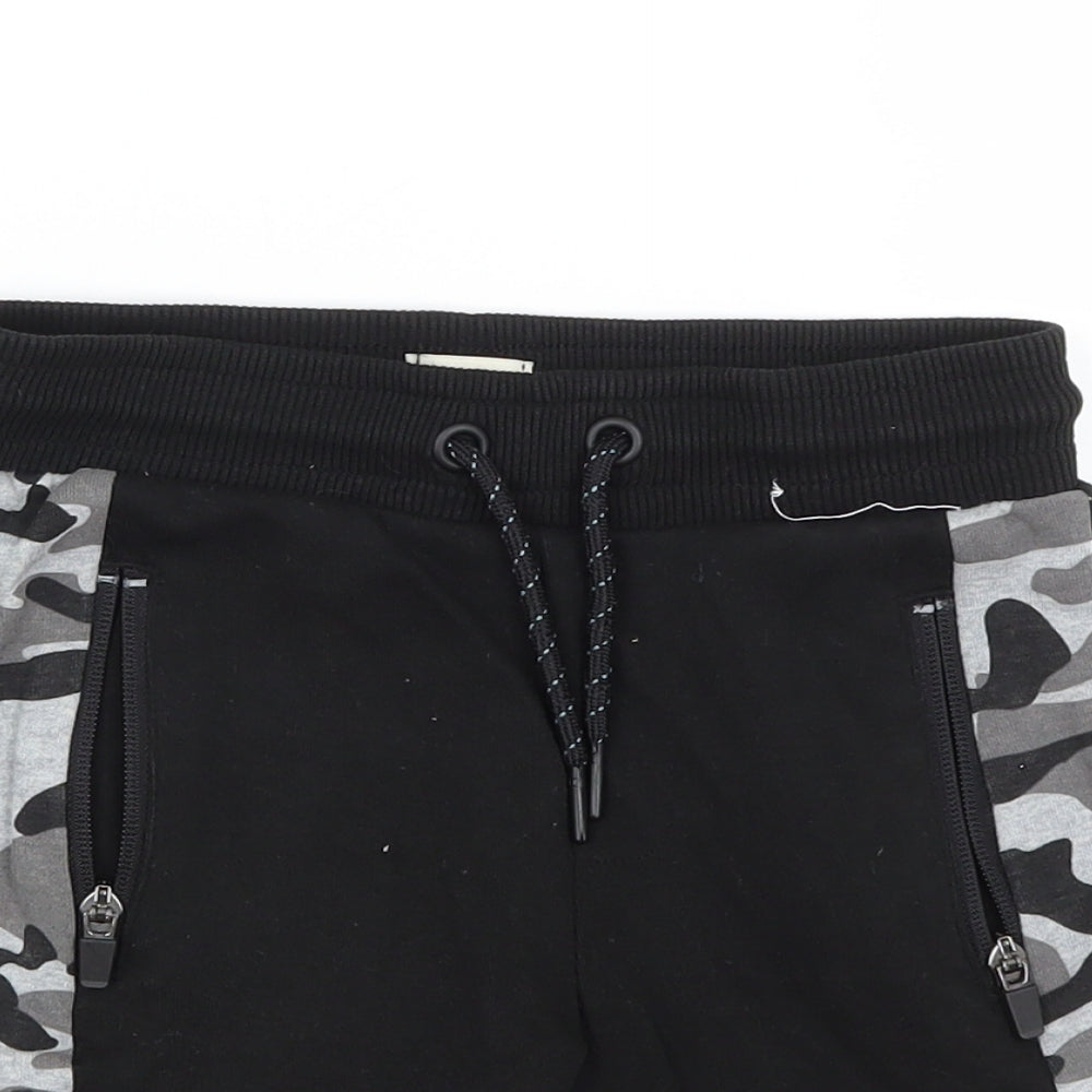 F&F Boys Black   Sweat Shorts Size 5-6 Years