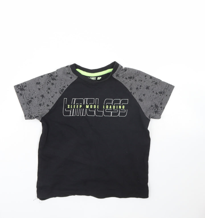 Preworn Boys Black   Basic T-Shirt Size 5 Years