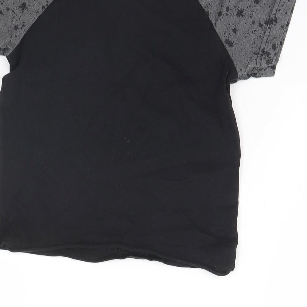 Preworn Boys Black   Basic T-Shirt Size 5 Years