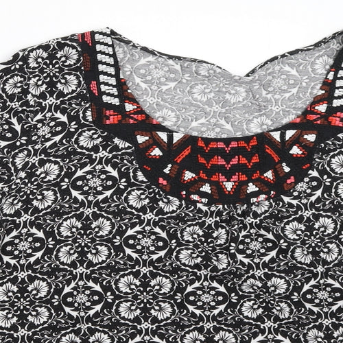 Oasis Womens Black Geometric  Basic T-Shirt Size M