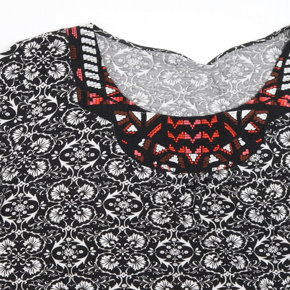 Oasis Womens Black Geometric  Basic T-Shirt Size M
