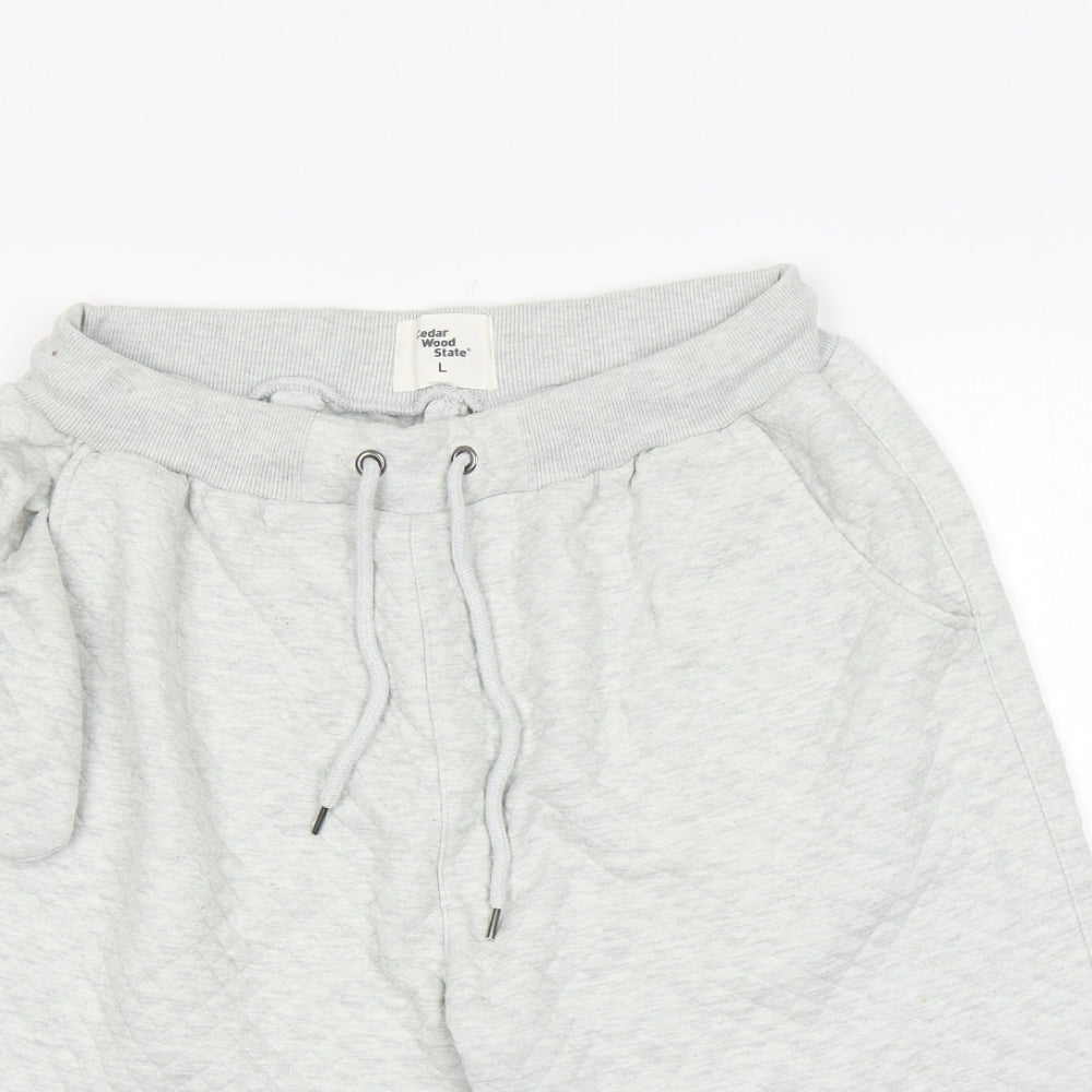 Cedar Wood State Mens White   Sweat Shorts Size L