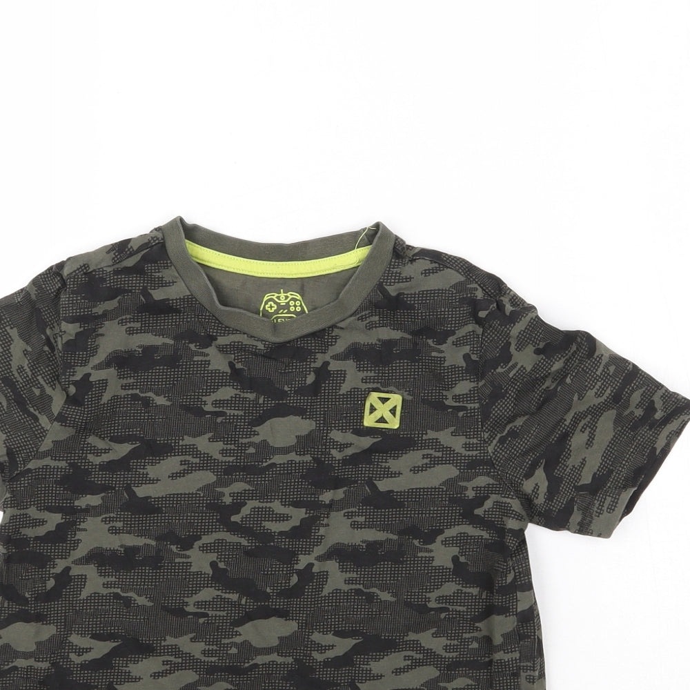 F&F Boys Green Camouflage  Basic T-Shirt Size 7-8 Years