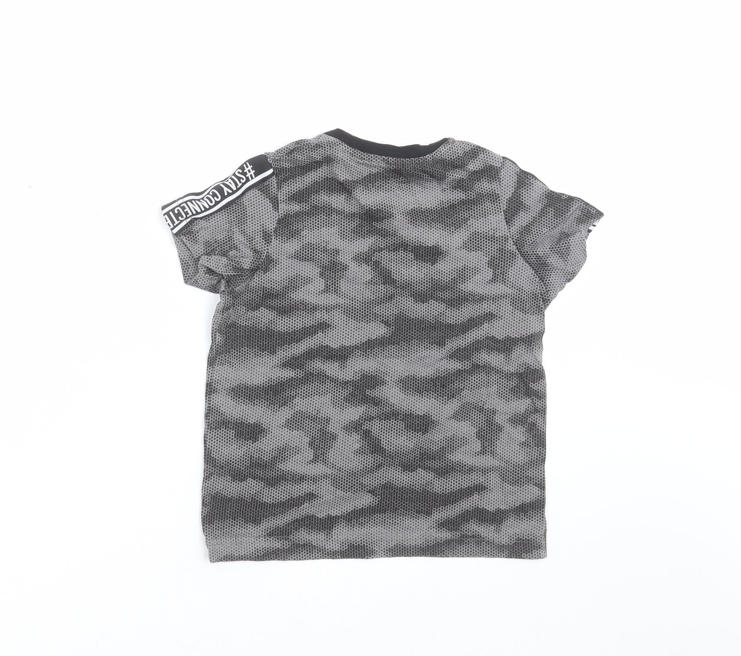 Matalan Boys Grey Camouflage  Basic T-Shirt Size 5 Years