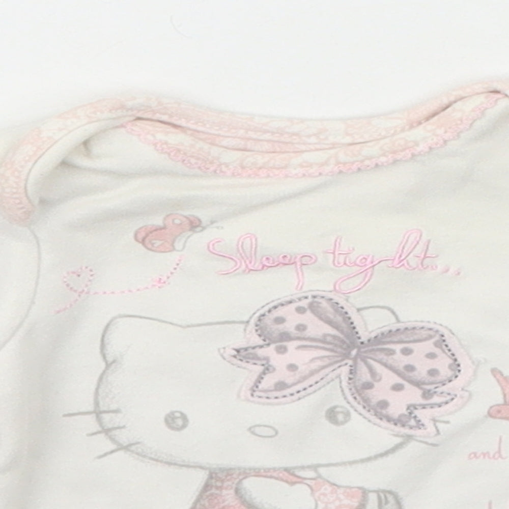 George Baby White   Basic T-Shirt Size Newborn  - HELOO KITTY