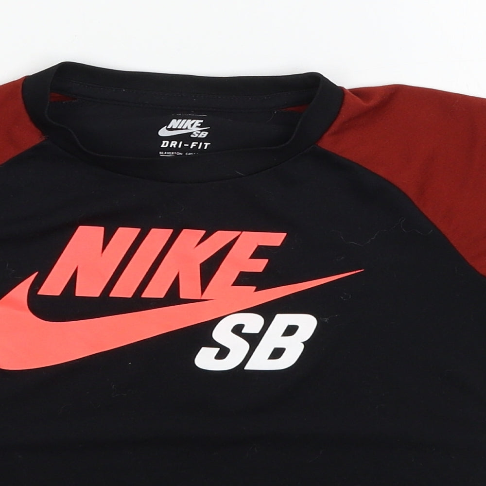 Nike Boys Black   Basic T-Shirt Size 6-7 Years