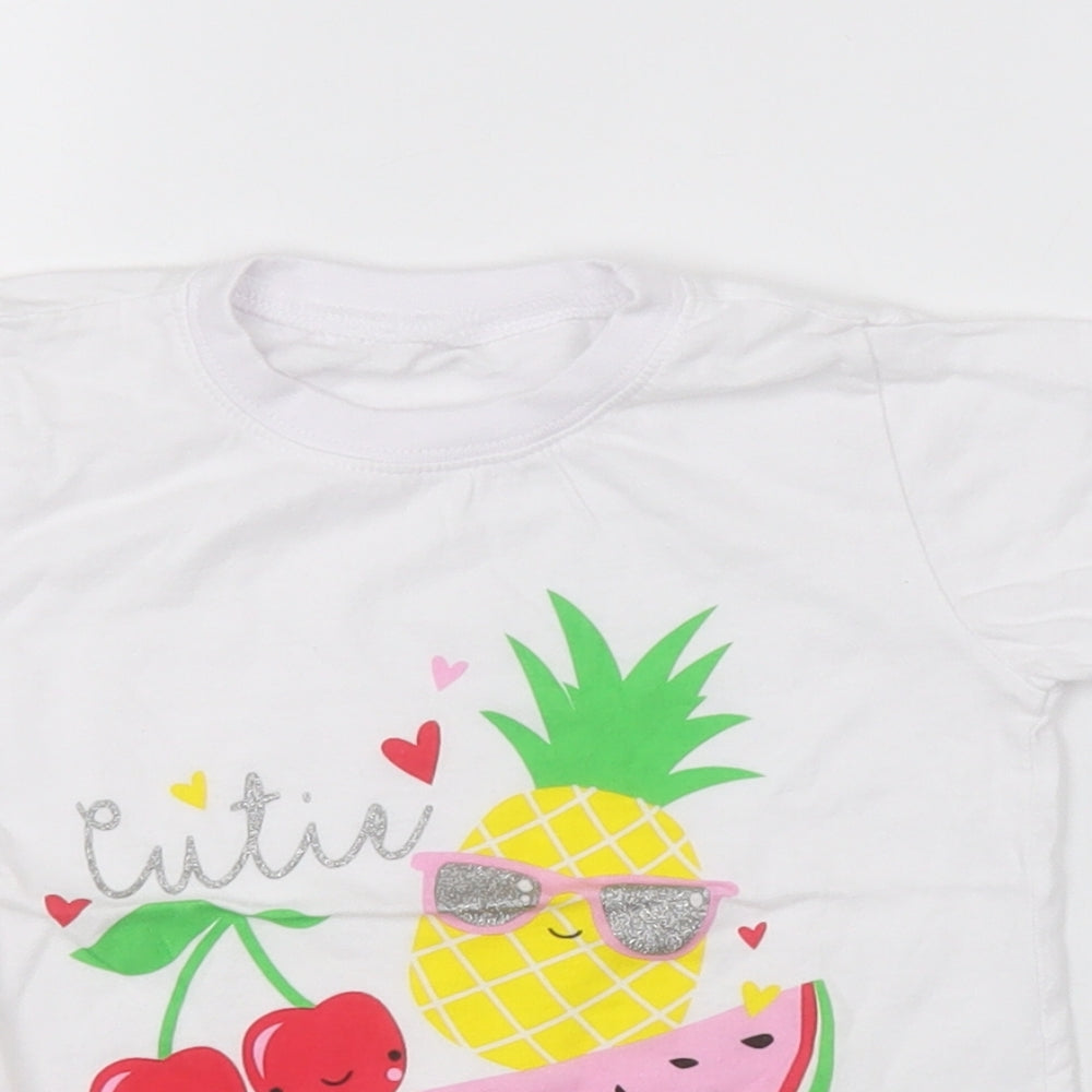Preworn Girls White   Basic T-Shirt Size 5-6 Years