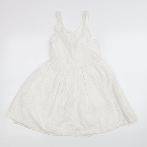 Gap Girls White  Cotton A-Line  Size 10-11 Years  Round Neck