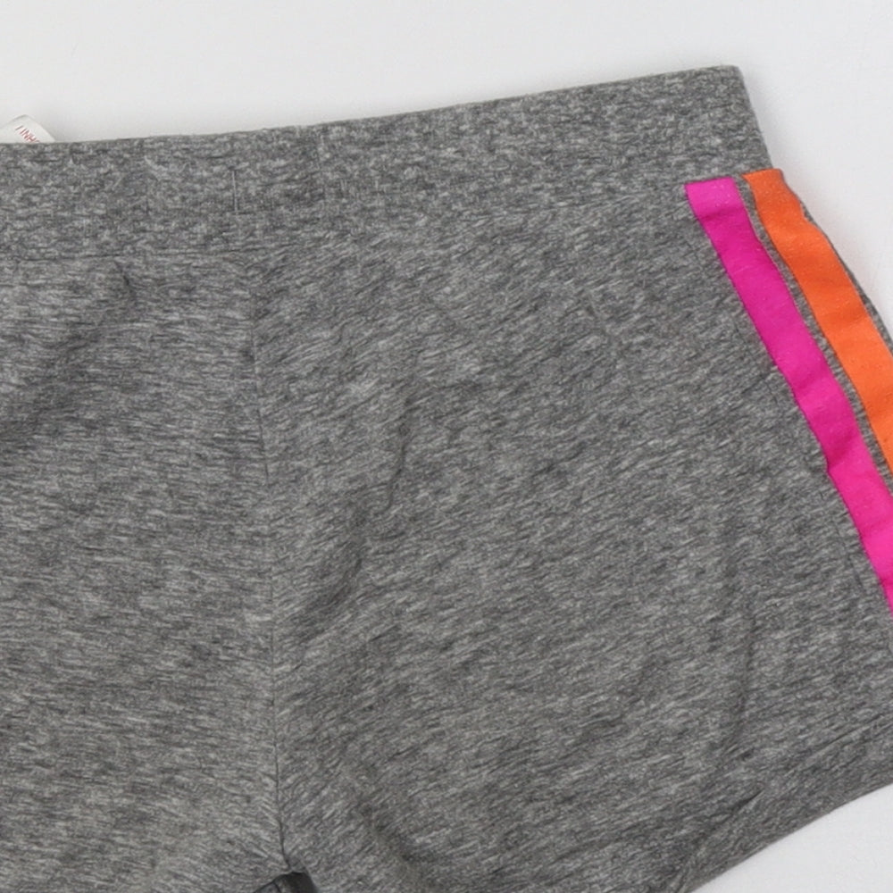 Conver Girls Grey  Cotton Sweat Shorts Size 9-10 Years  Regular