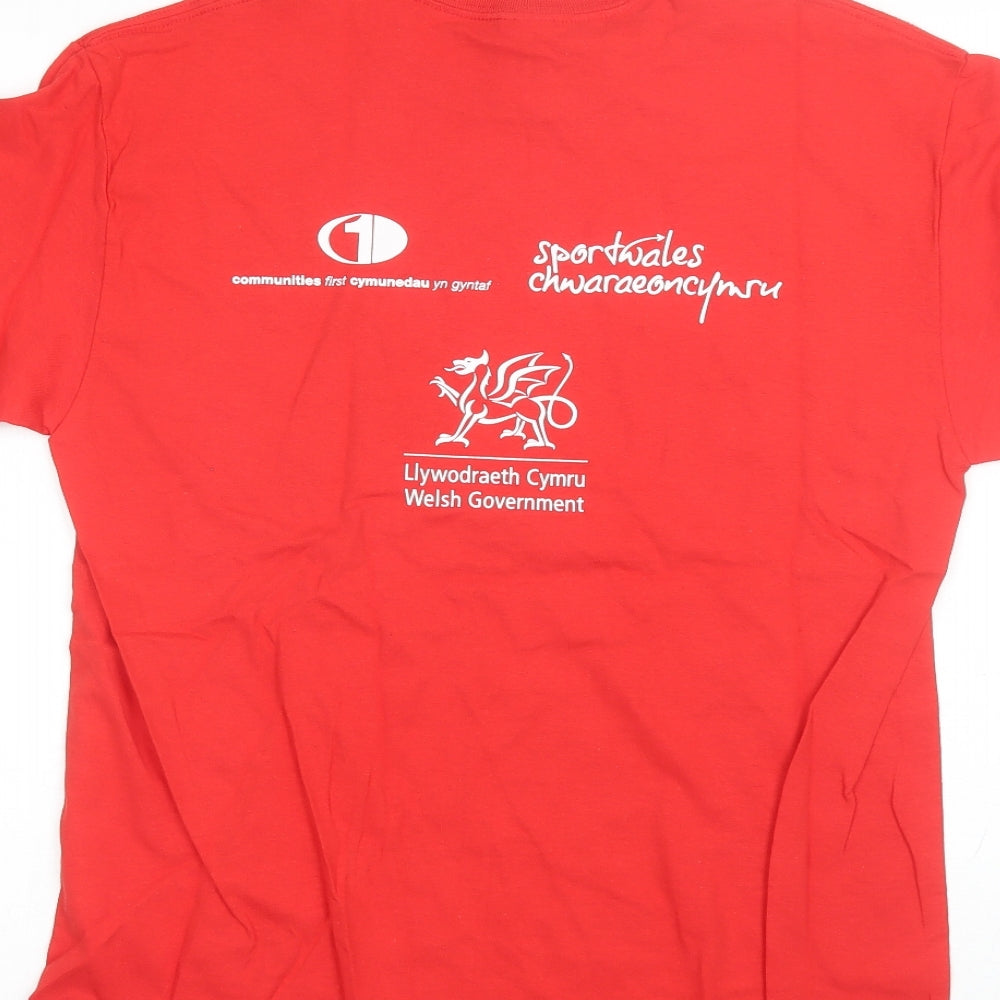 Gilden Mens Red  Cotton  T-Shirt Size M Round Neck
