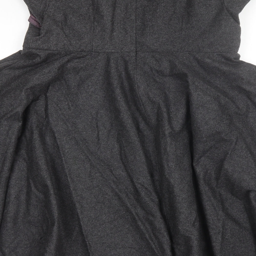 Unique Womens Grey  Wool Jumper Dress  Size 12  Round Neck