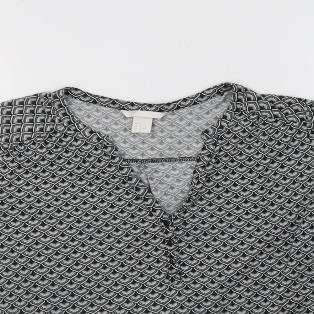 H&M Womens Green Geometric Polyester Basic Blouse Size S V-Neck