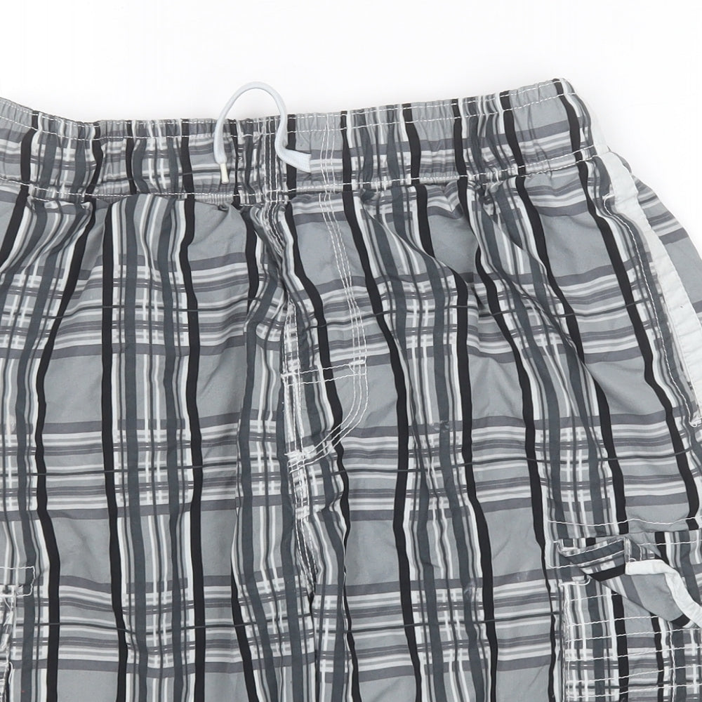 Voyager Mens Grey Plaid  Cargo Shorts Size L L9 in Regular