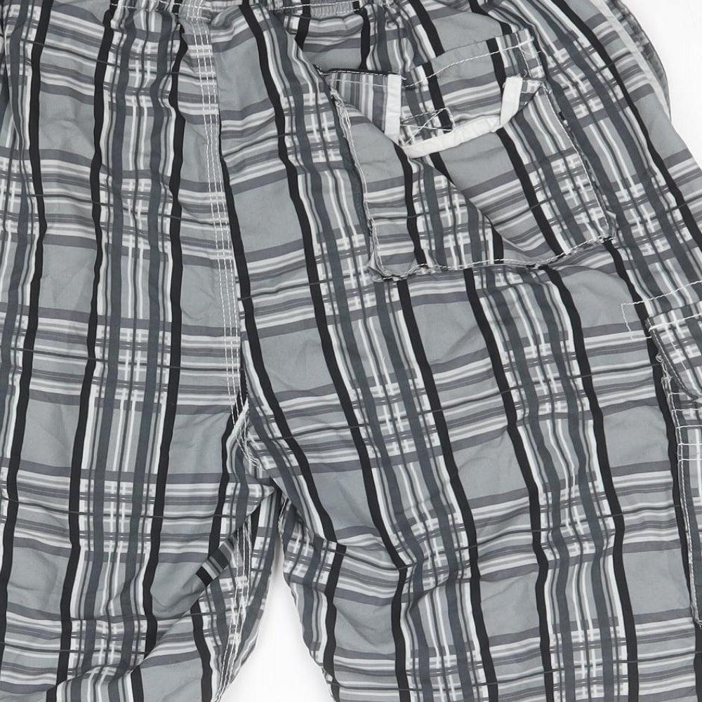 Voyager Mens Grey Plaid  Cargo Shorts Size L L9 in Regular