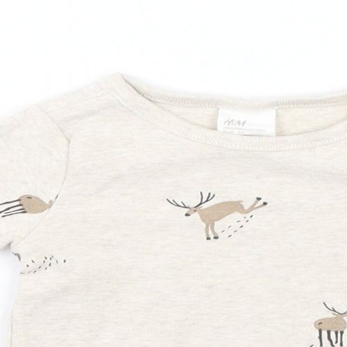 H&M Baby Ivory  Cotton Basic T-Shirt Size 0-3 Months Round Neck  - Reindeer