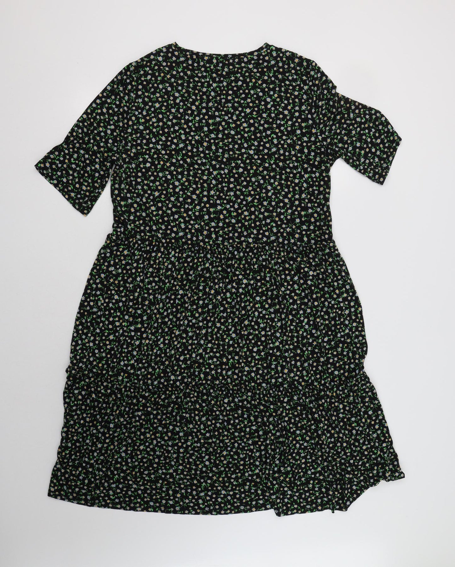 F&F Womens Black Floral Viscose A-Line  Size 18  Crew Neck  - Tiered