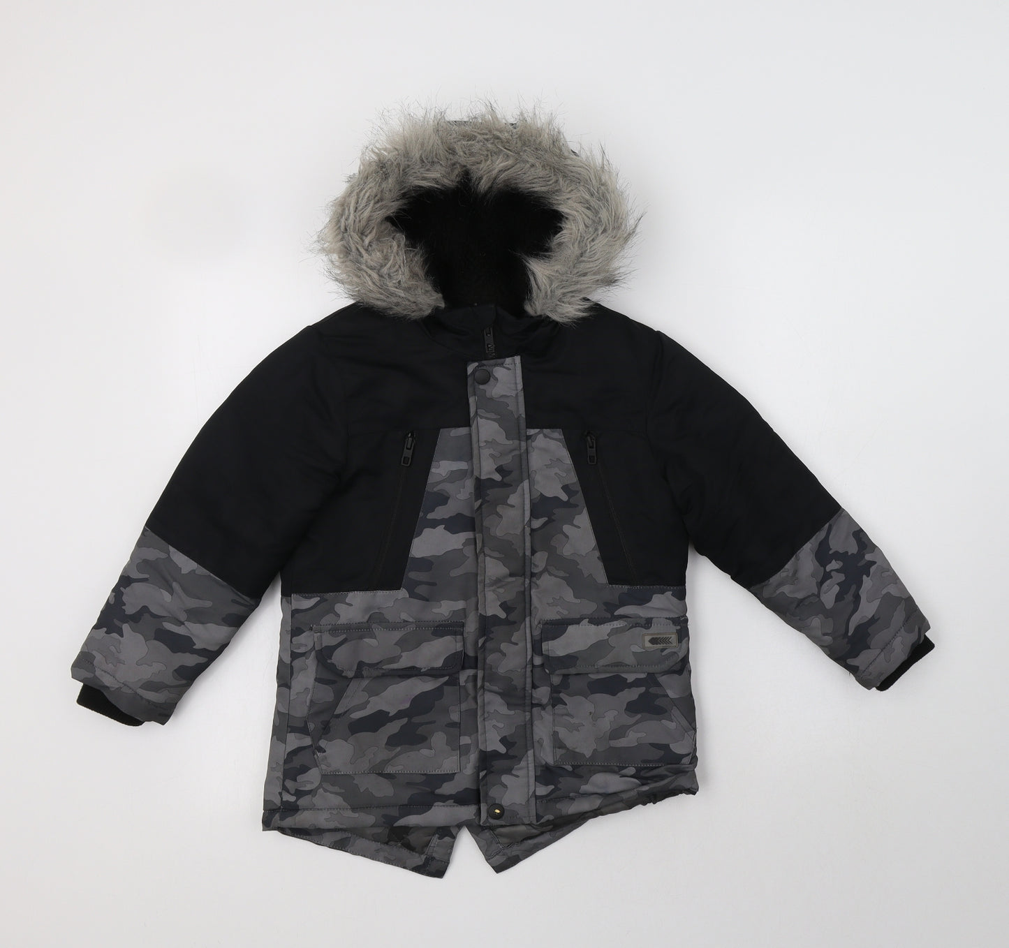 Primark Boys Black Camouflage  Puffer Jacket Jacket Size 6-7 Years  Zip