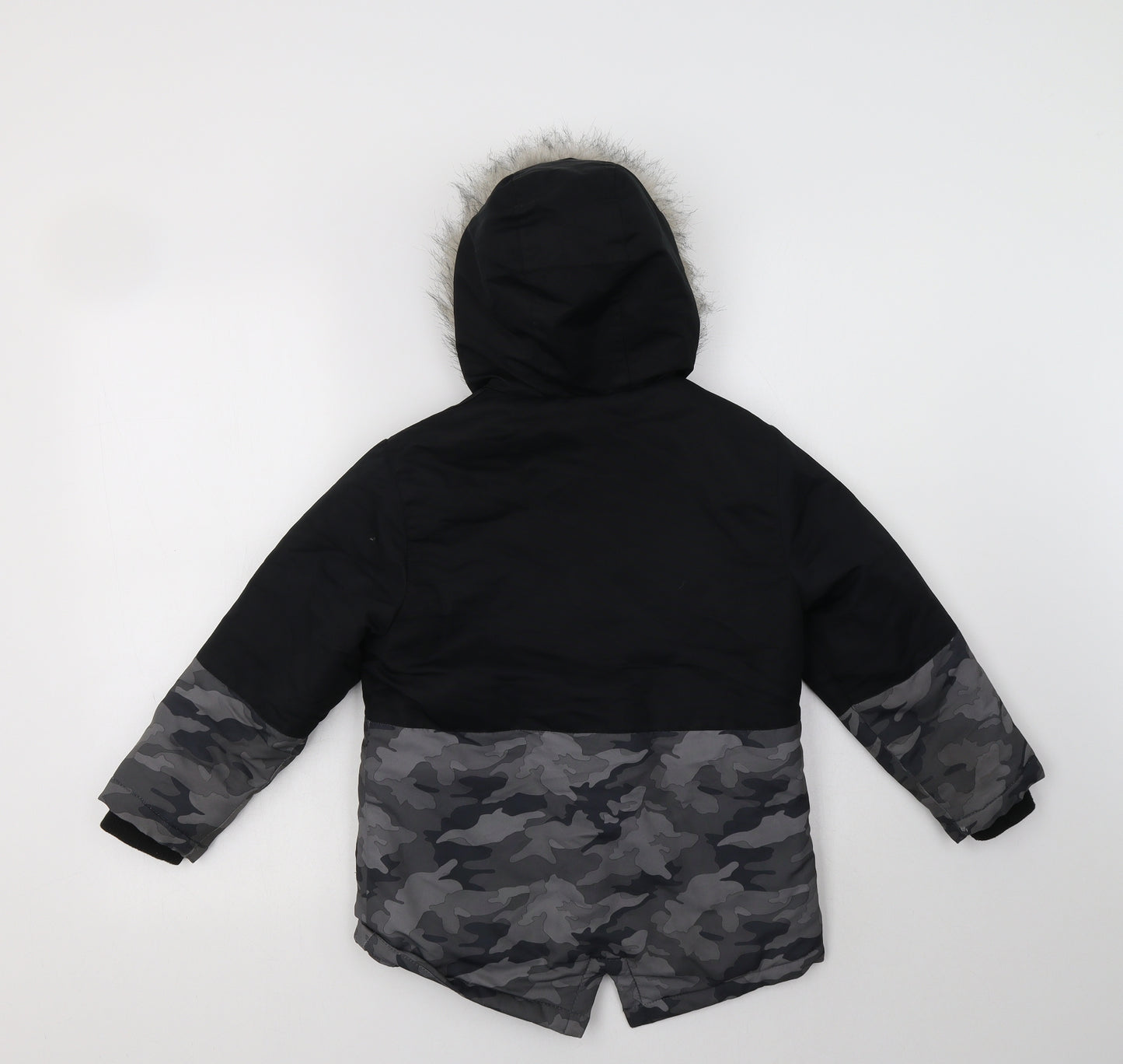 Primark Boys Black Camouflage  Puffer Jacket Jacket Size 6-7 Years  Zip