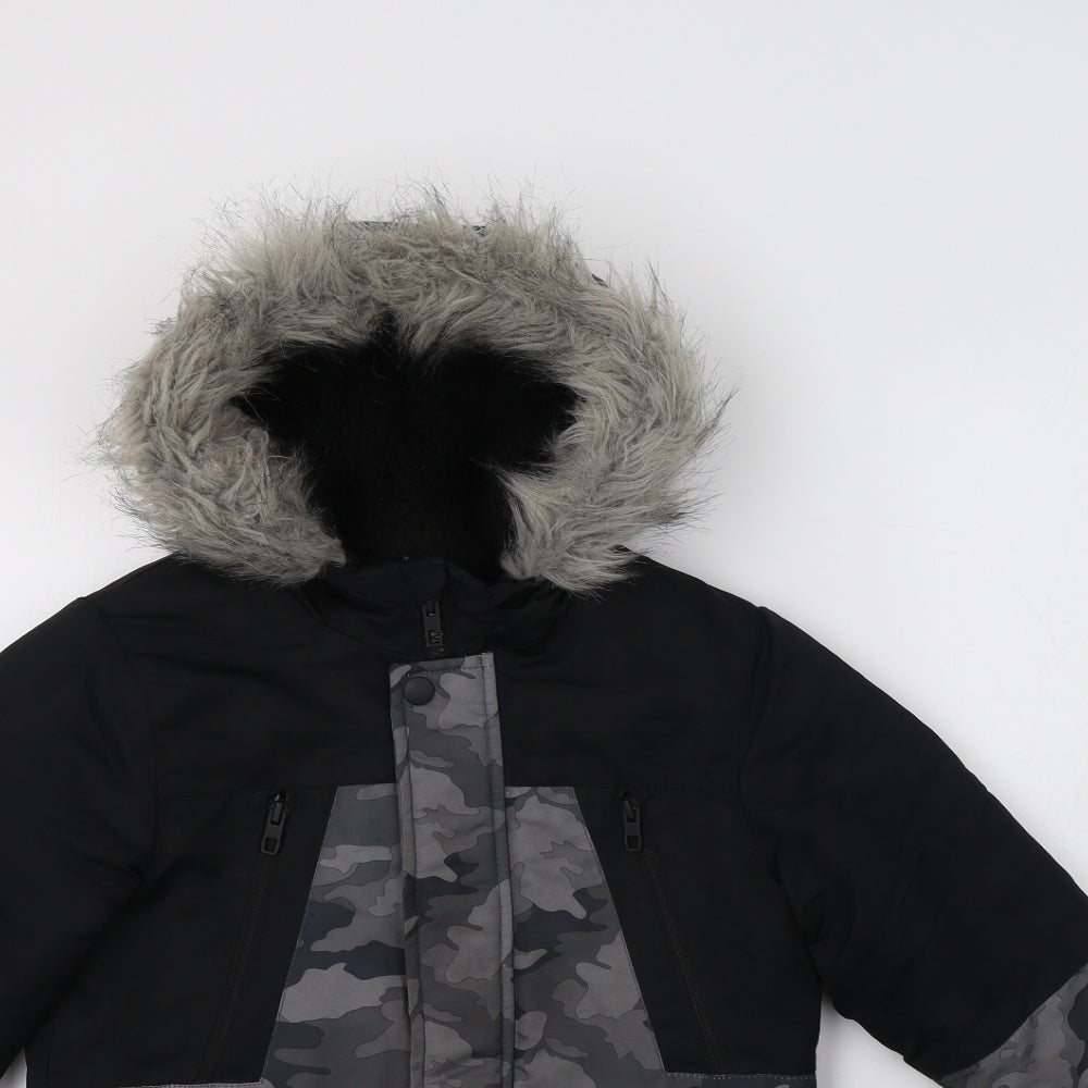 Primark Boys Black Camouflage  Puffer Jacket Jacket Size 6-7 Years  Zip