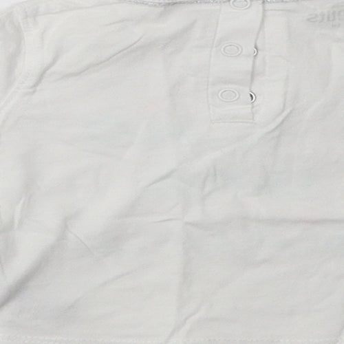 Preworn Girls White  Cotton Basic Casual Size 0-3 Months Crew Neck Buckle