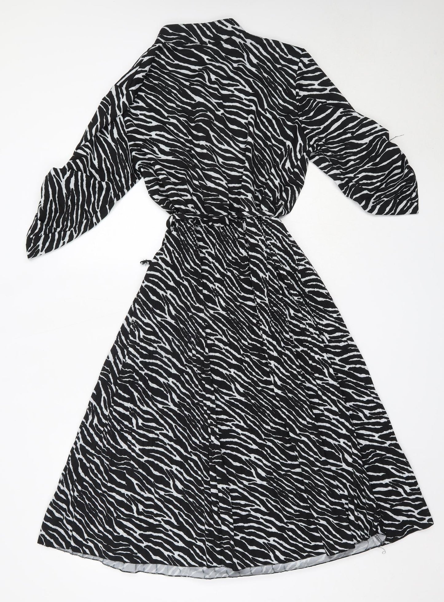 Boohoo Womens Black Animal Print Polyester Fit & Flare  Size 14  Round Neck