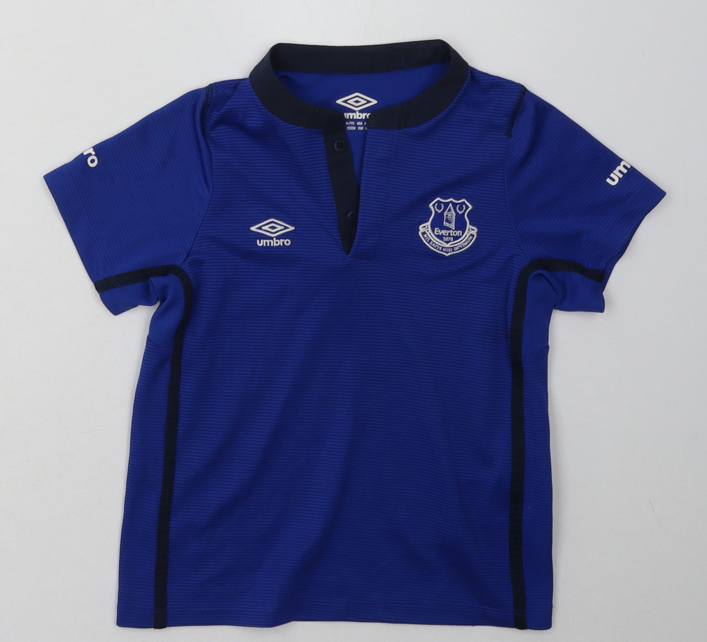 Umbro Boys Blue  Polyester Basic T-Shirt Size 6-7 Years Crew Neck Button - Everton FC