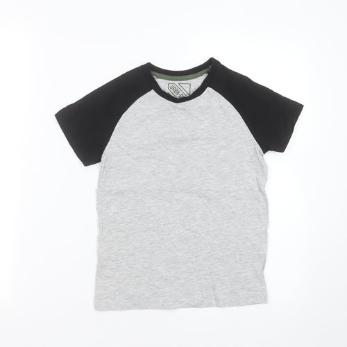 Matalan Boys Grey  Cotton Basic T-Shirt Size 8 Years Round Neck