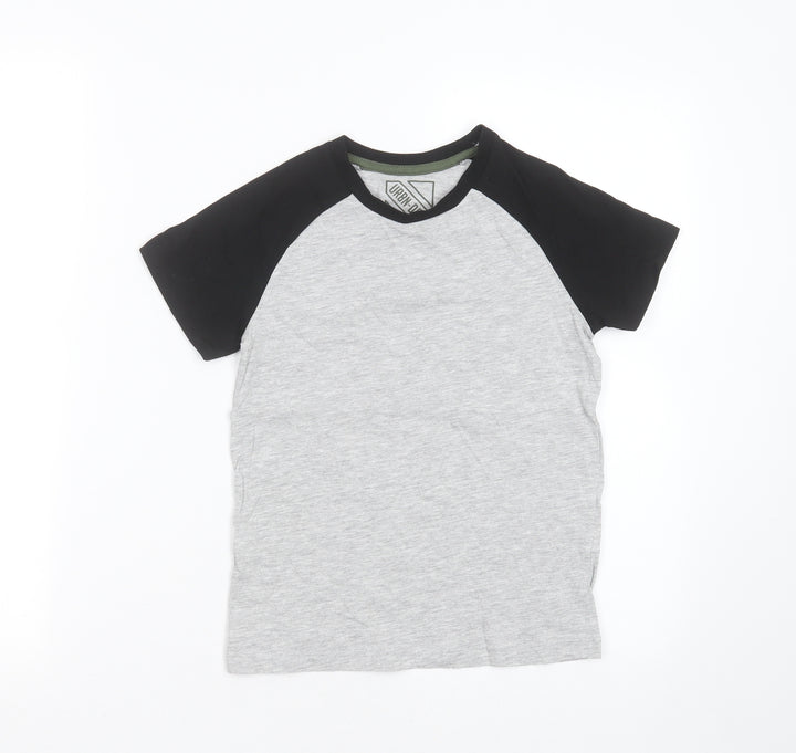 Matalan Boys Grey  Cotton Basic T-Shirt Size 8 Years Round Neck