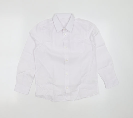 Front view of F&F boys’ white polyester basic button-up, size 8-9, years collared button