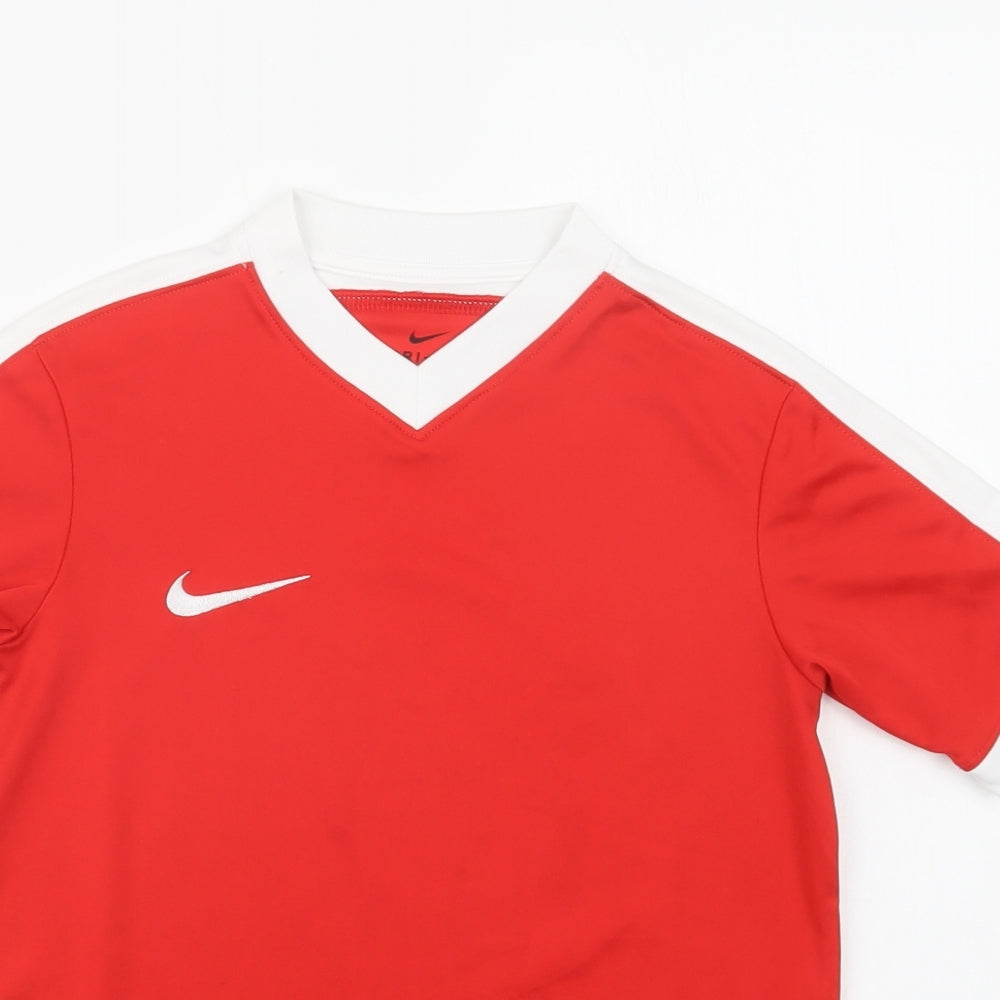 Nike Boys Red  Polyester Basic T-Shirt Size 8-9 Years V-Neck