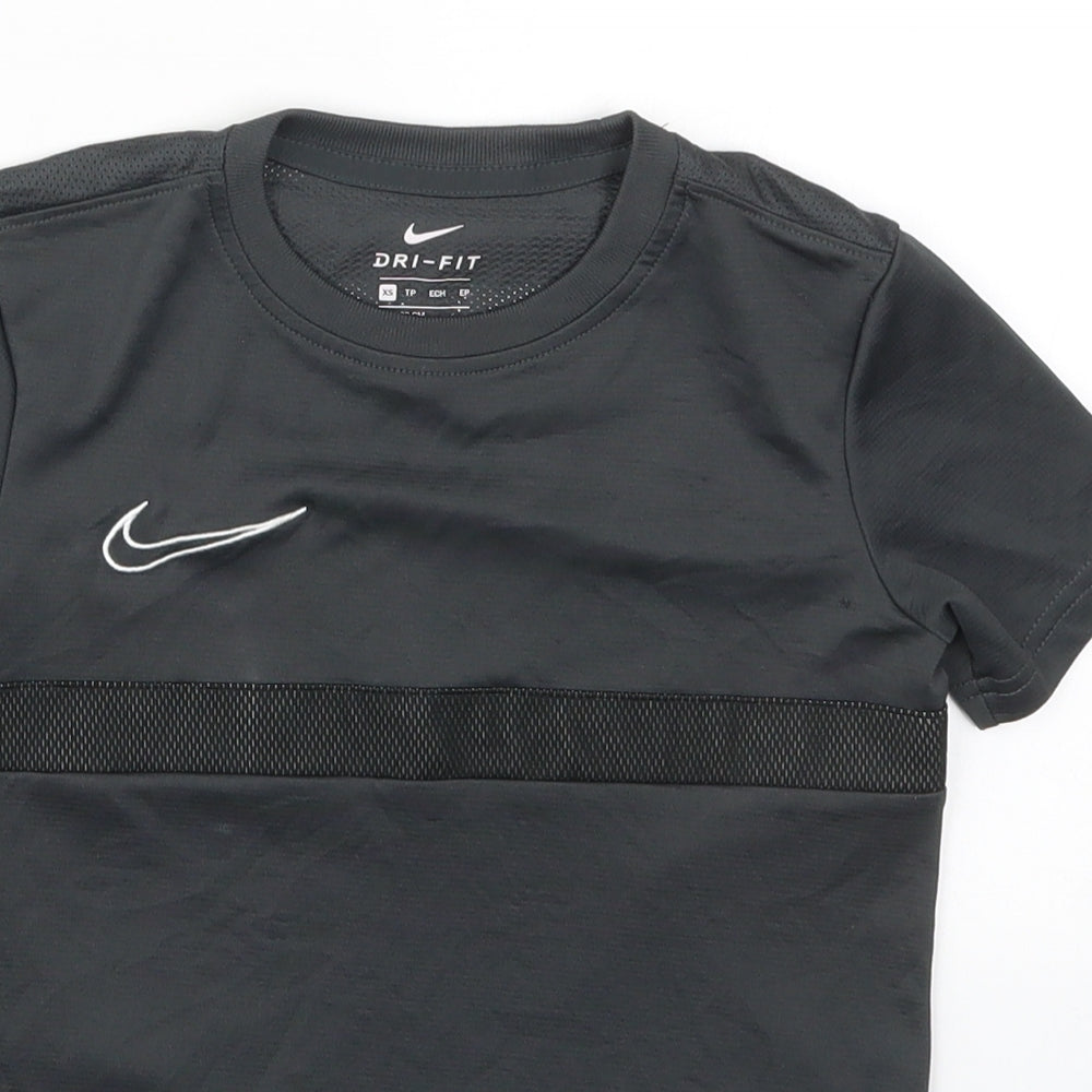 Nike Boys Grey  Polyester Basic T-Shirt Size XS Crew Neck Pullover