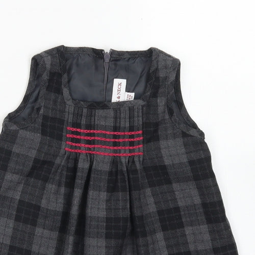 Neck & Neck Girls Black Plaid Polyester A-Line  Size 18 Months  Round Neck Zip