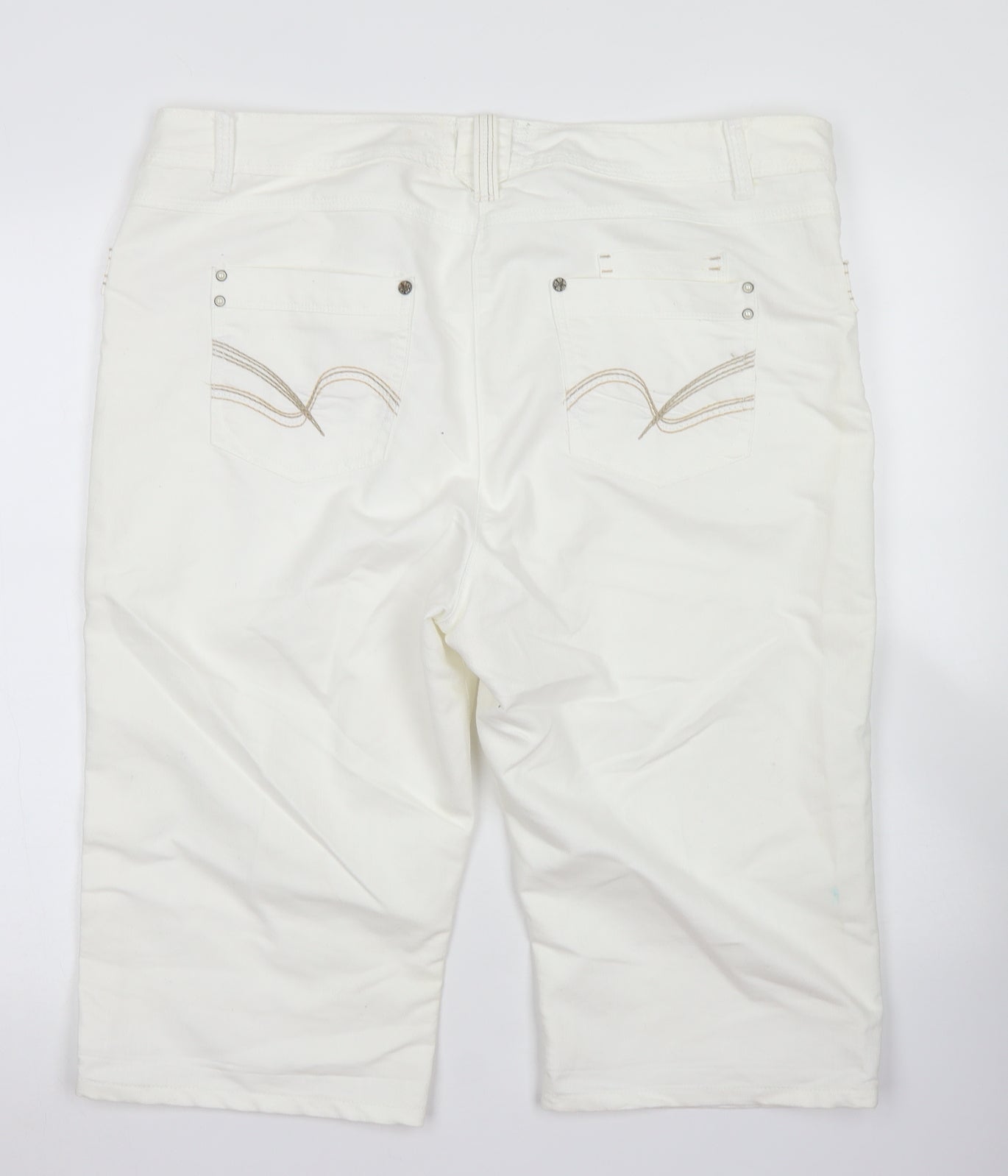 TU Womens White  Cotton Skimmer Shorts Size 18 L14 in Regular Button