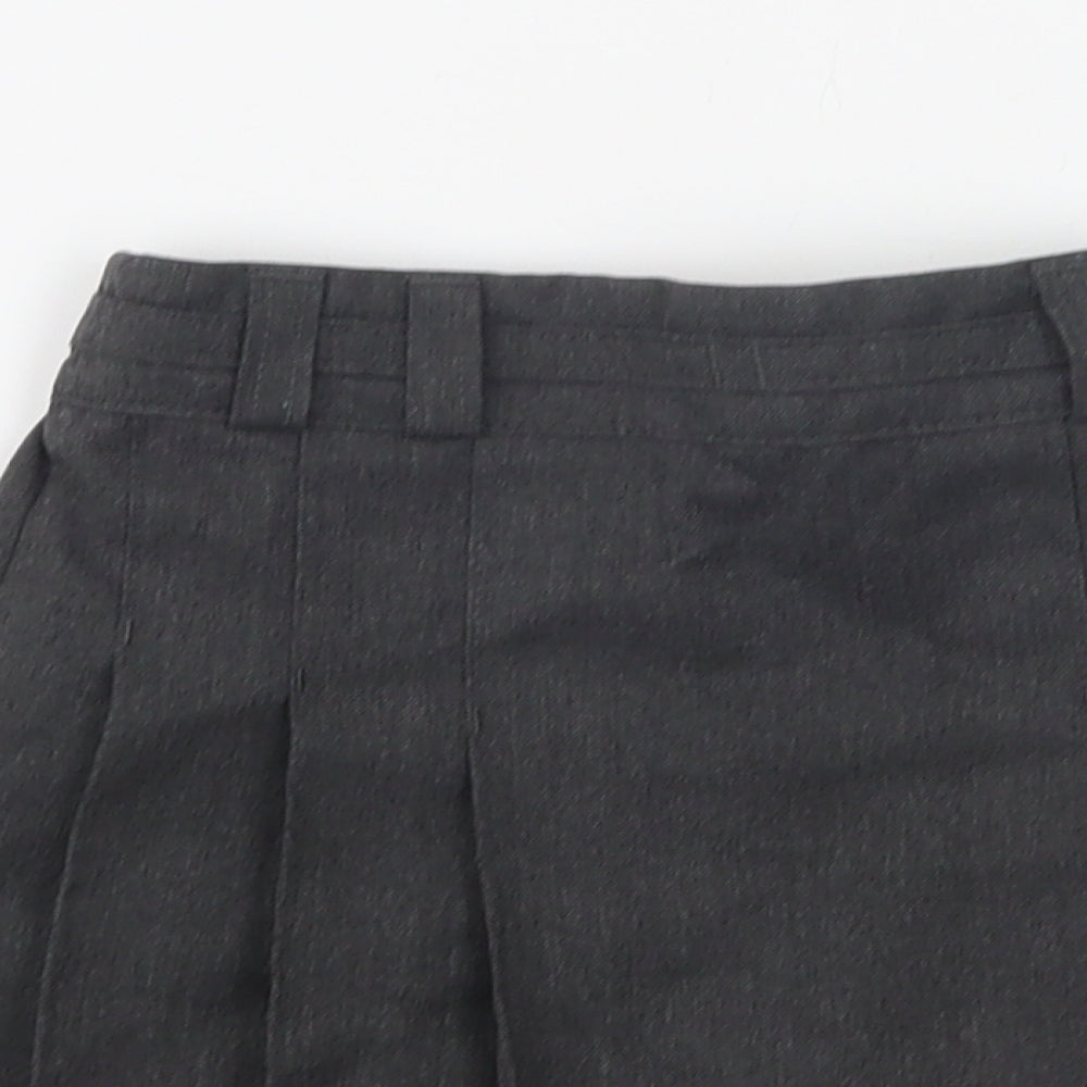 Dunnes Stores Girls Grey  Polyester Pleated Skirt Size 4 Years  Regular  - School Wear