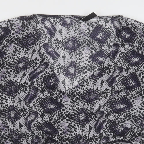 H&M Womens Purple Animal Print Polyester Cropped Blouse Size 8 V-Neck