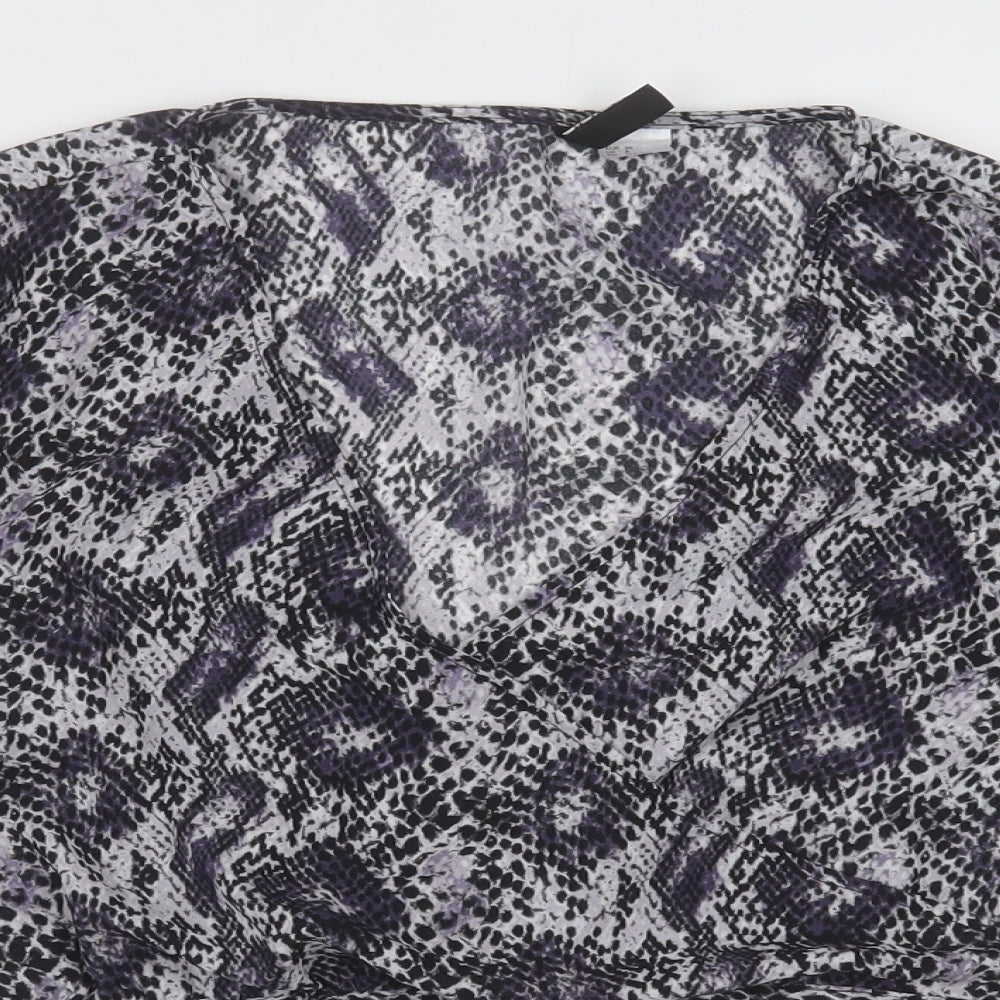 H&M Womens Purple Animal Print Polyester Cropped Blouse Size 8 V-Neck