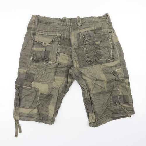 Tridagna Mens Green Camouflage  Cargo Shorts Size 32 in L11 in Regular Zip