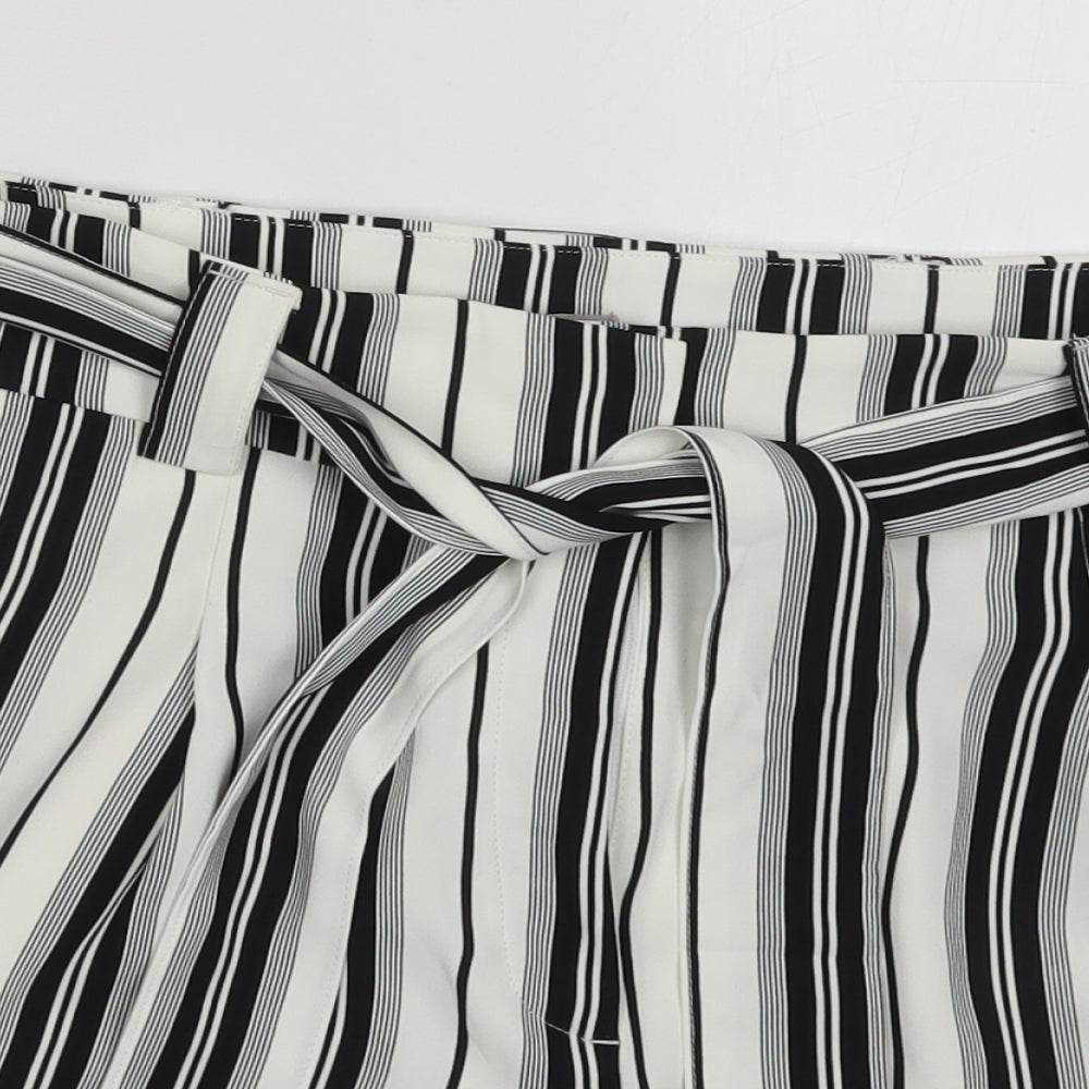 H&M Womens White Striped Polyester Mom Shorts Size 14 L3.5 in Regular Hook & Eye - Black and White
