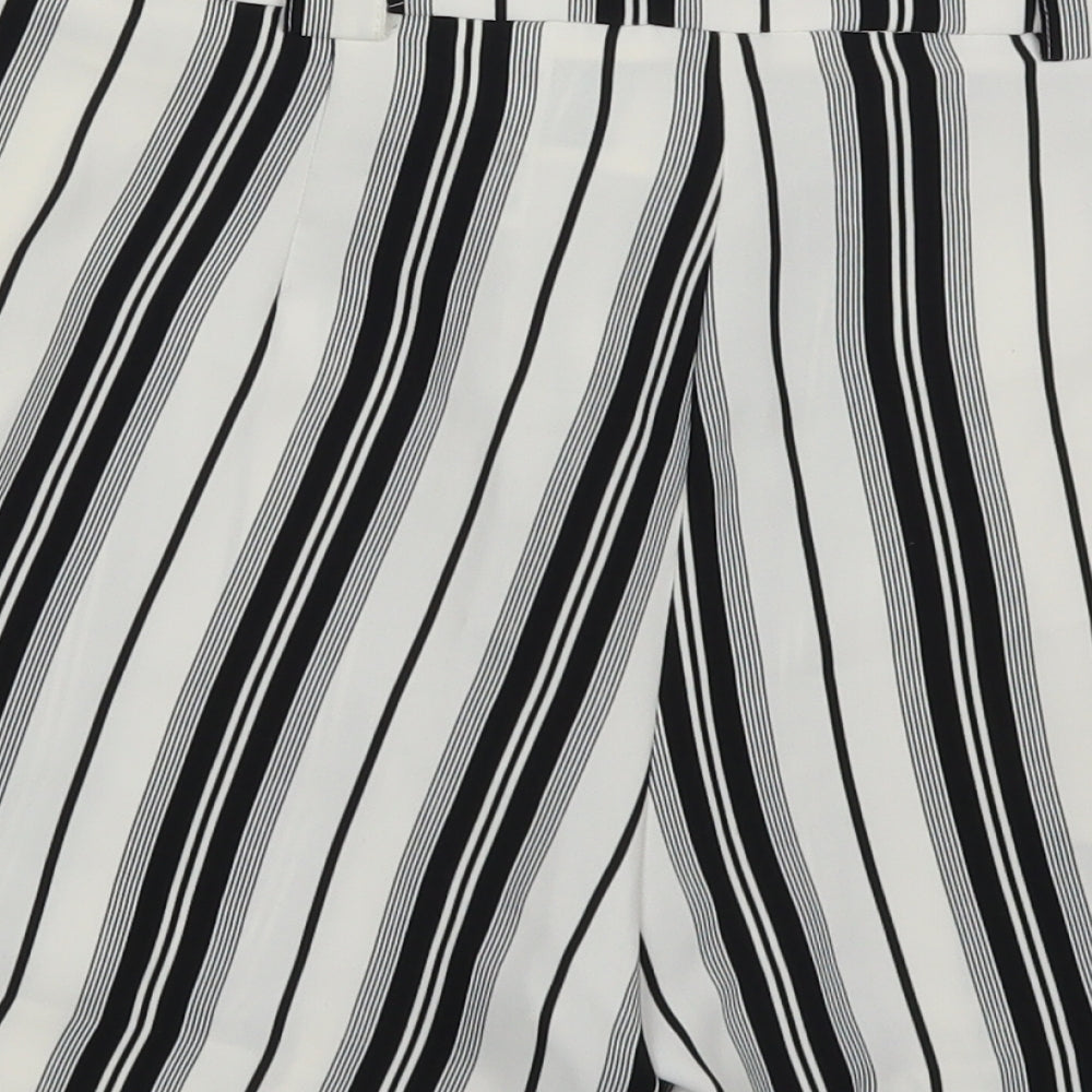 H&M Womens White Striped Polyester Mom Shorts Size 14 L3.5 in Regular Hook & Eye - Black and White