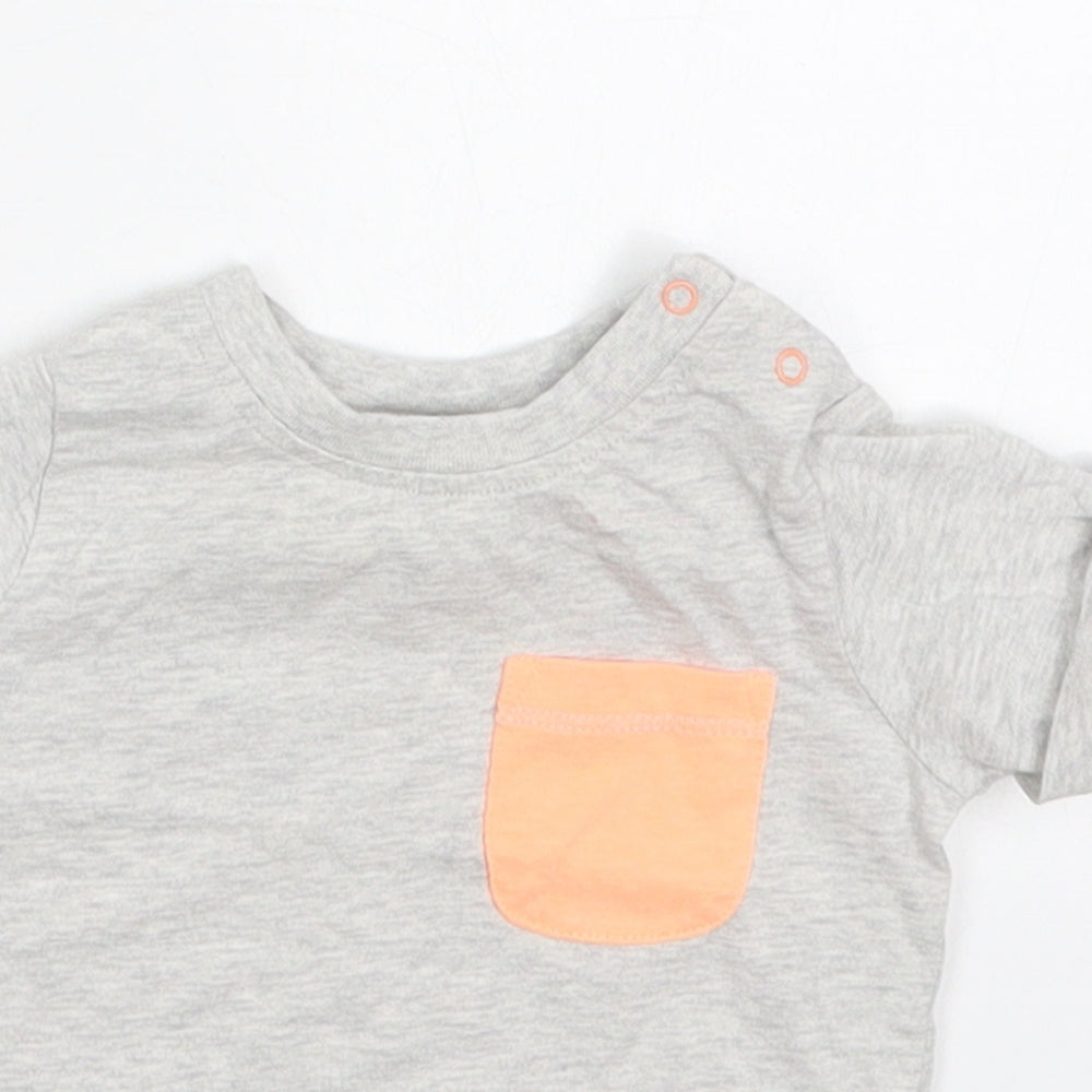 NEXT Boys Grey  Cotton Basic T-Shirt Size 0-3 Months Crew Neck Pullover - Orange Pocket