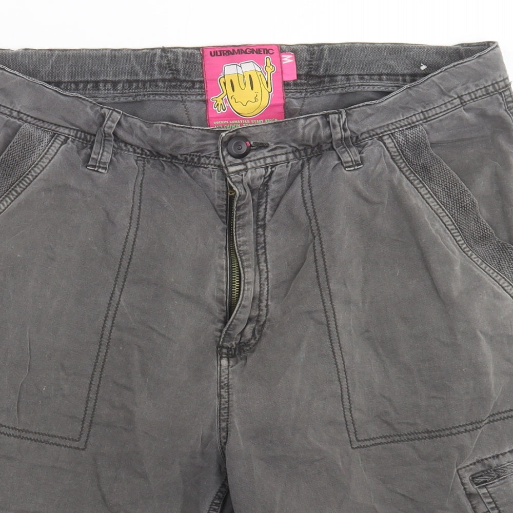 Ultra Magnetic Mens Grey  Cotton Cargo Shorts Size M L10 in Regular Button