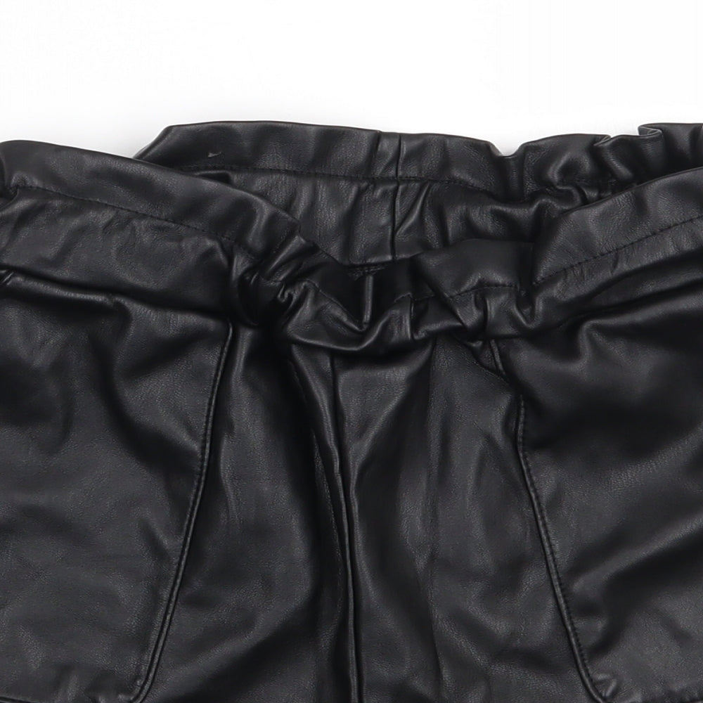 Primark Womens Black  100% Polyester Paperbag Shorts Size 8  Regular Pull On - Leather look