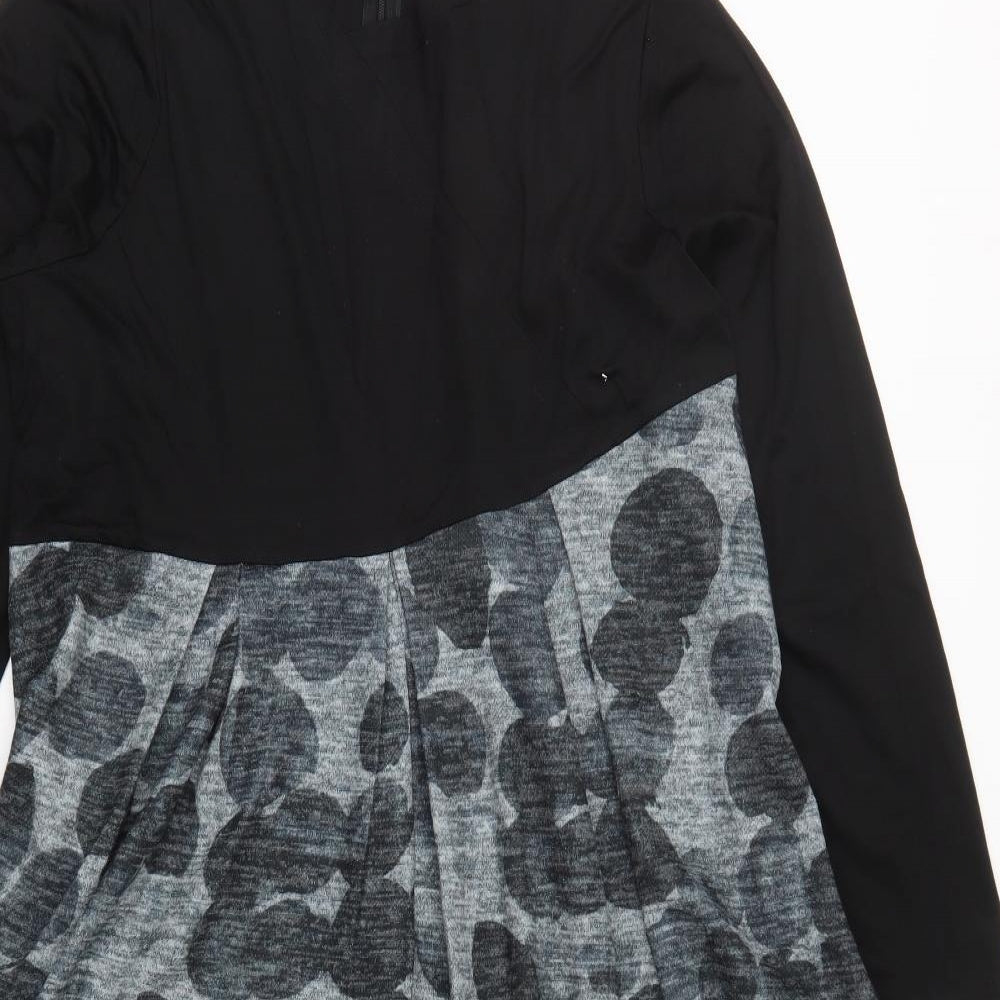 Preworn Womens Black Geometric Polyester A-Line  Size L  Round Neck Zip